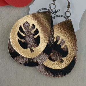 Monstera leaf earrings